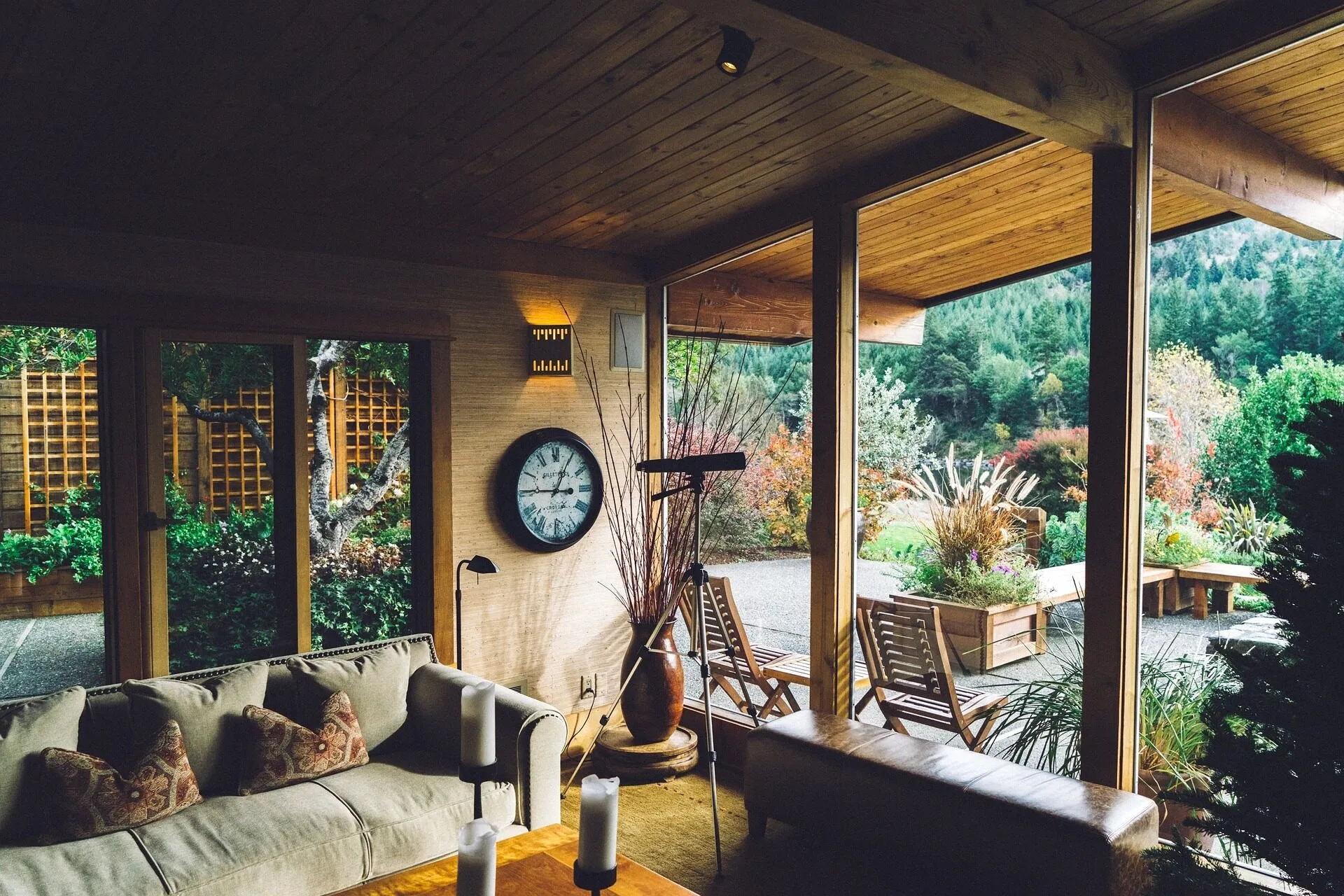 Bespoke garden room in Foxrock by BR Building Services